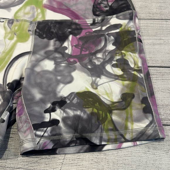 🍋Women’s Lululemon Throwback Print Align High Rise Short 6” size 12🍋 - Picture 5 of 13